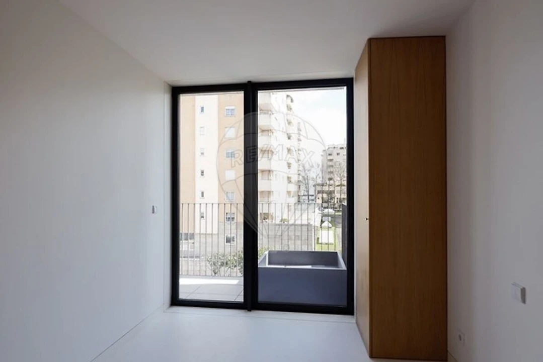 Apartamento T1 para Venda em Ramalde Foto 4