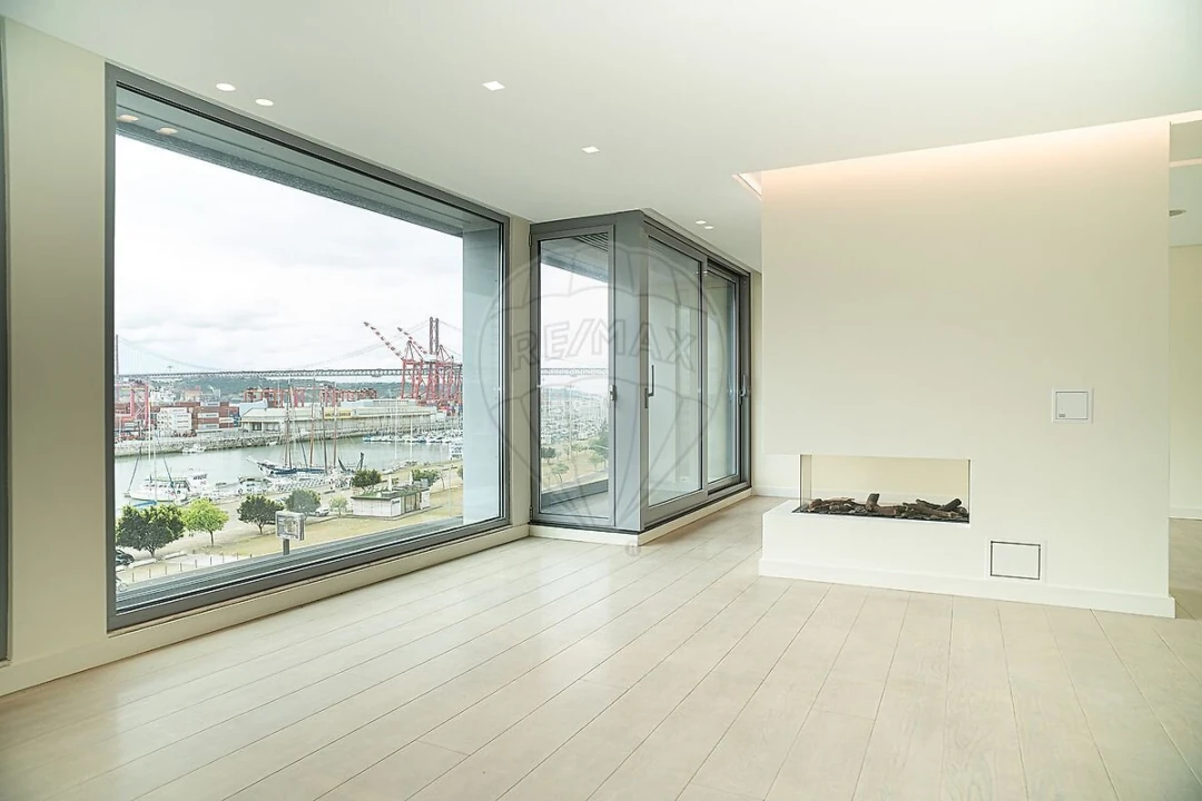 Apartamento T4 para Venda em Estrela Foto 3