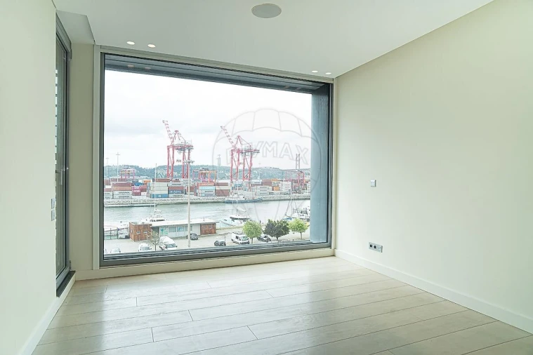 Apartamento T4 para Venda em Estrela Foto 10
