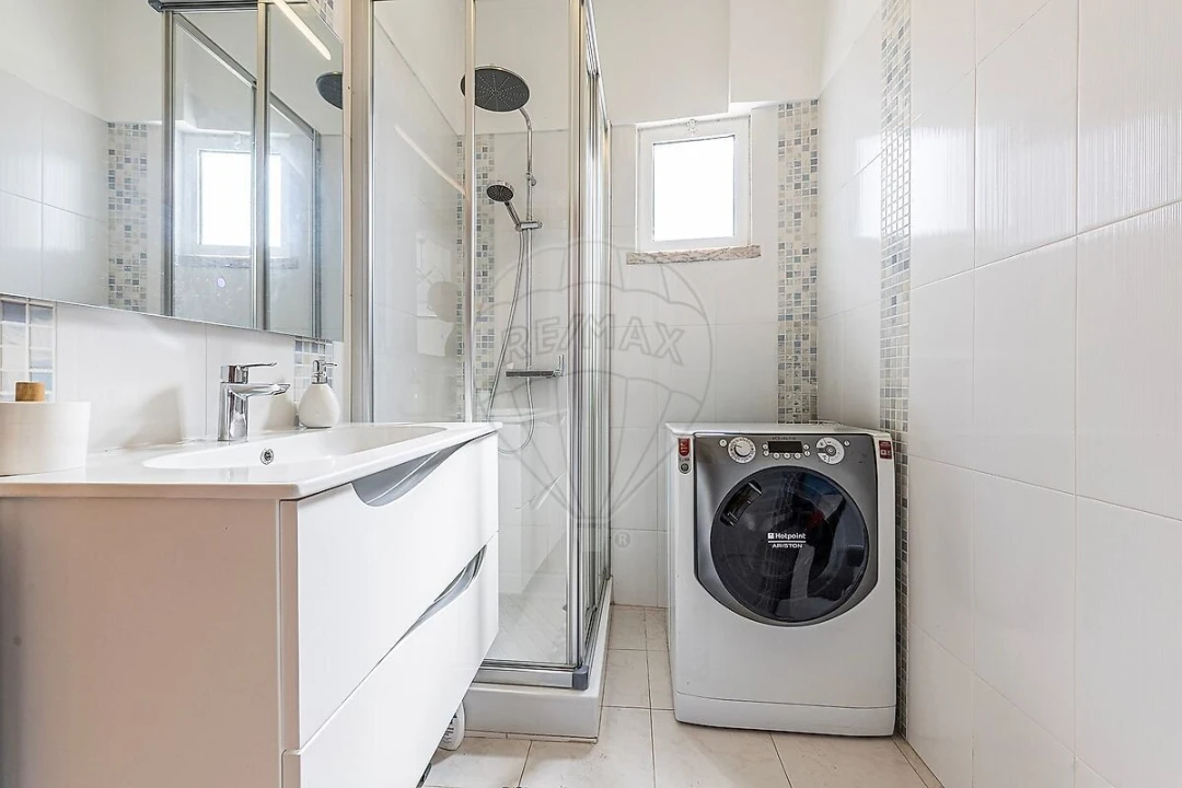 Apartamento T1 para Venda em Costa da Caparica Foto 32