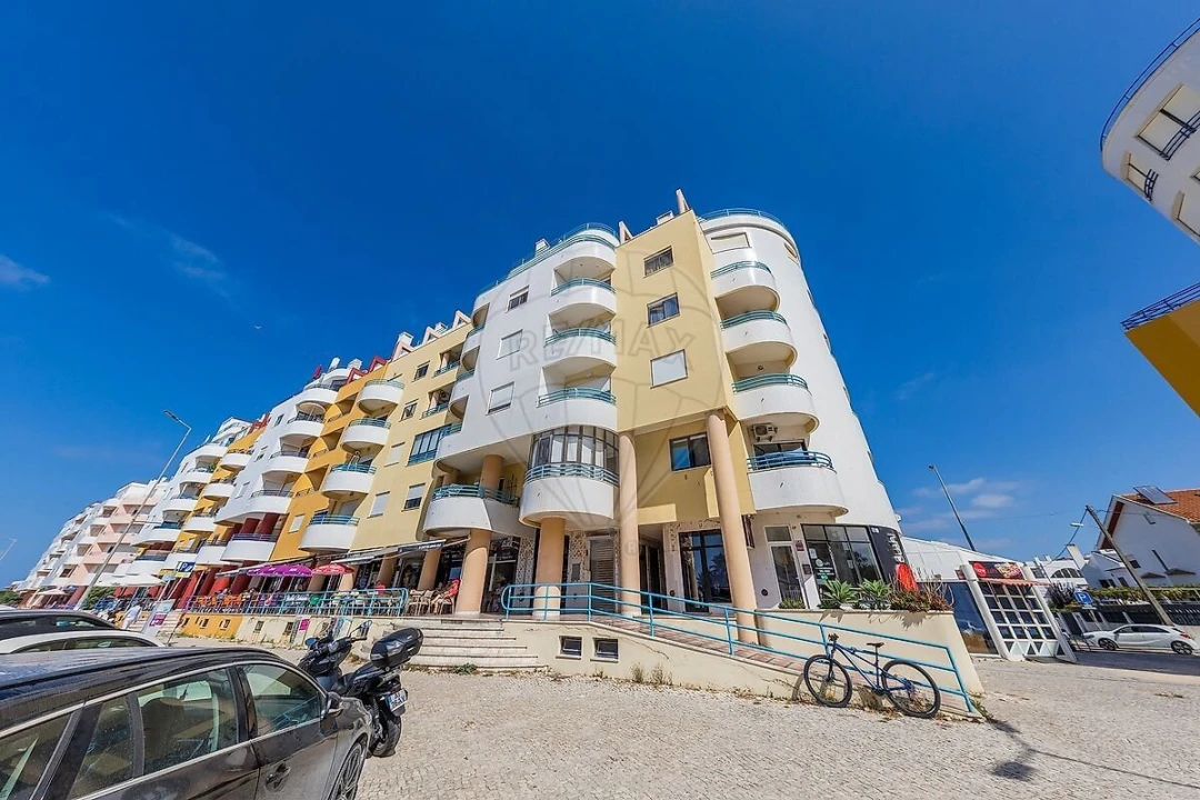 Apartamento T1 para Venda em Costa da Caparica Foto 38