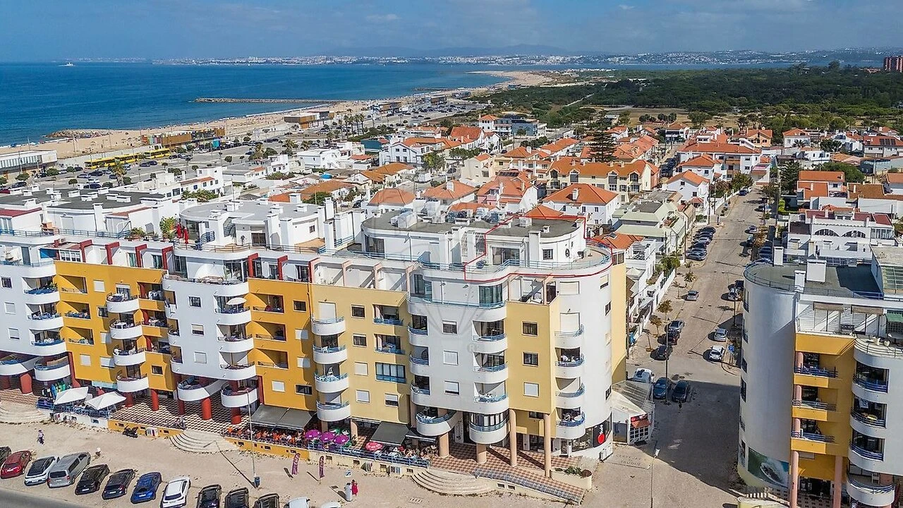 Apartamento T1 para Venda em Costa da Caparica Foto 8
