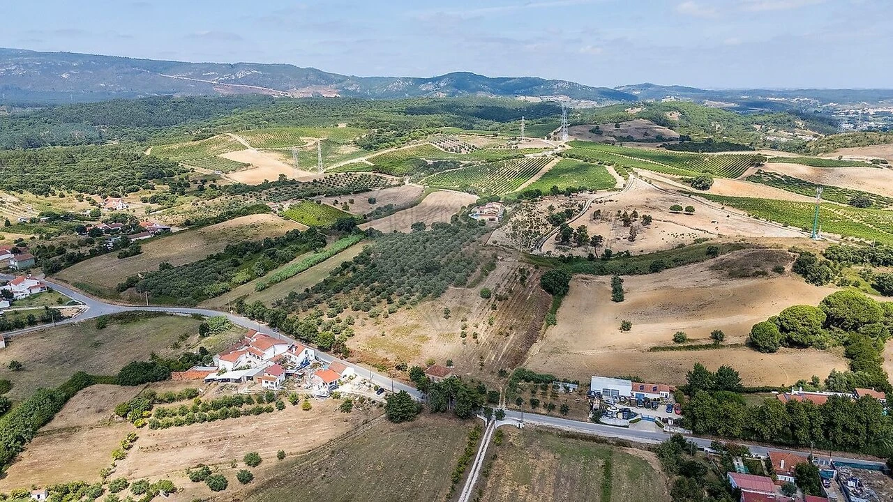 Terreno para Venda em Alcoentre Foto 3