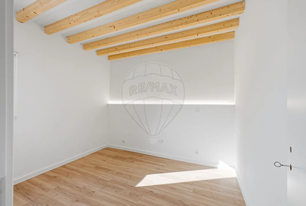 Moradia T2 para Venda em Olhalvo Foto 2