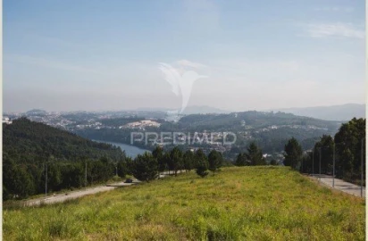 Terreno para Venda em Sandim, Olival, Lever e Crestuma