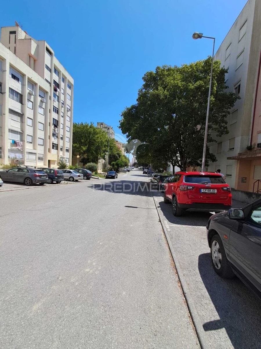 Apartamento T1 para Venda em Caparica e Trafaria Foto 22