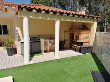 Moradia T3 para Venda em Salir de Matos