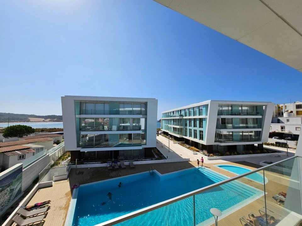 Apartamento T2 para Venda em São Martinho do Porto Foto 1