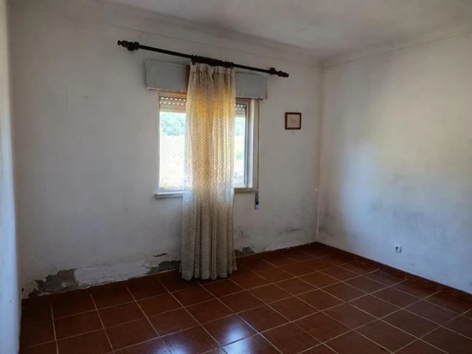 Moradia T2 para Venda em Orjais Foto 4