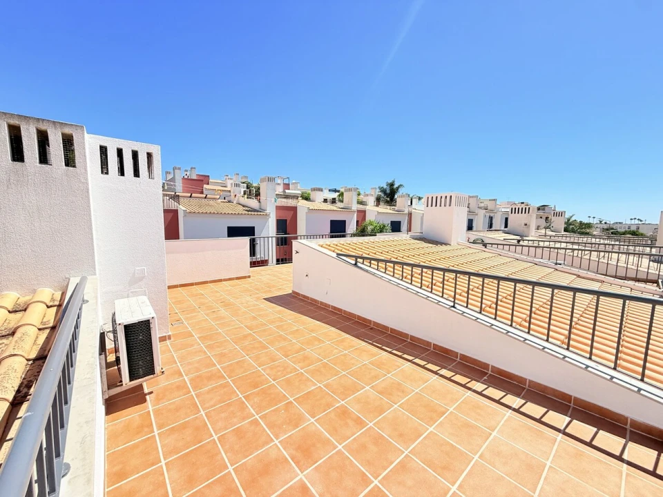 Moradia T3 para Venda em Guia Foto 31