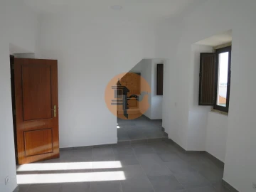 Moradia T4 para Venda em Moncarapacho e Fuseta