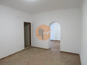 Moradia T4 para Venda em Moncarapacho e Fuseta