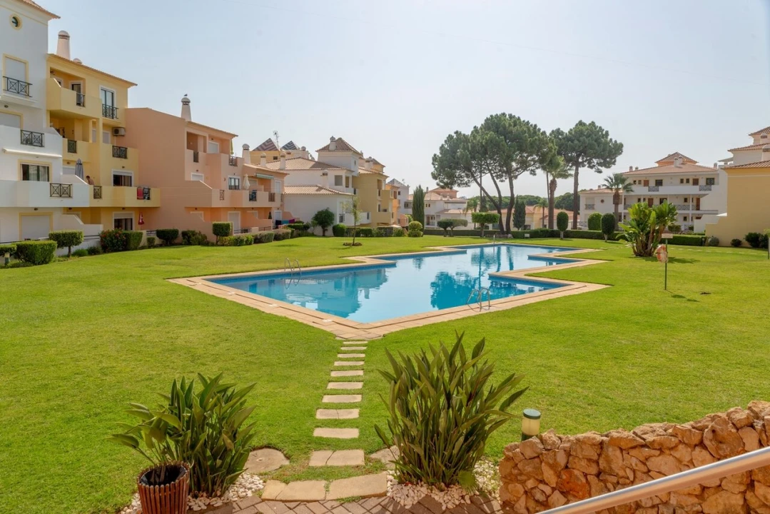 Apartamento T1 para Venda em Albufeira e Olhos de Água Foto 25