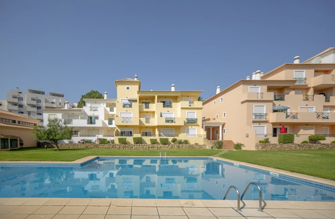 Apartamento T1 para Venda em Albufeira e Olhos de Água Foto 35