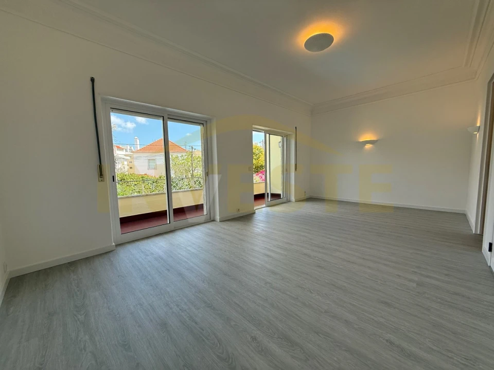 Apartamento T3 para Arrendamento em Alcabideche Foto 4