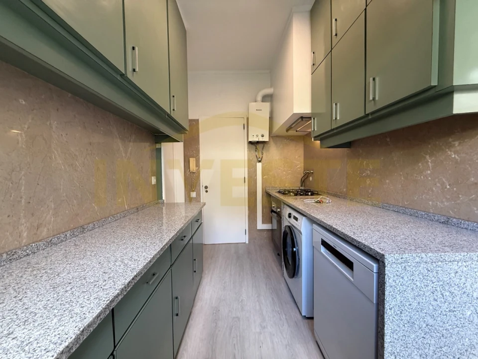Apartamento T3 para Arrendamento em Alcabideche Foto 9