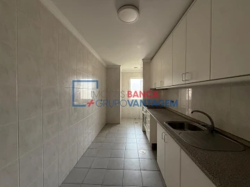Apartamento T2 para Venda em Gondomar (São Cosme), Valbom e Jovim