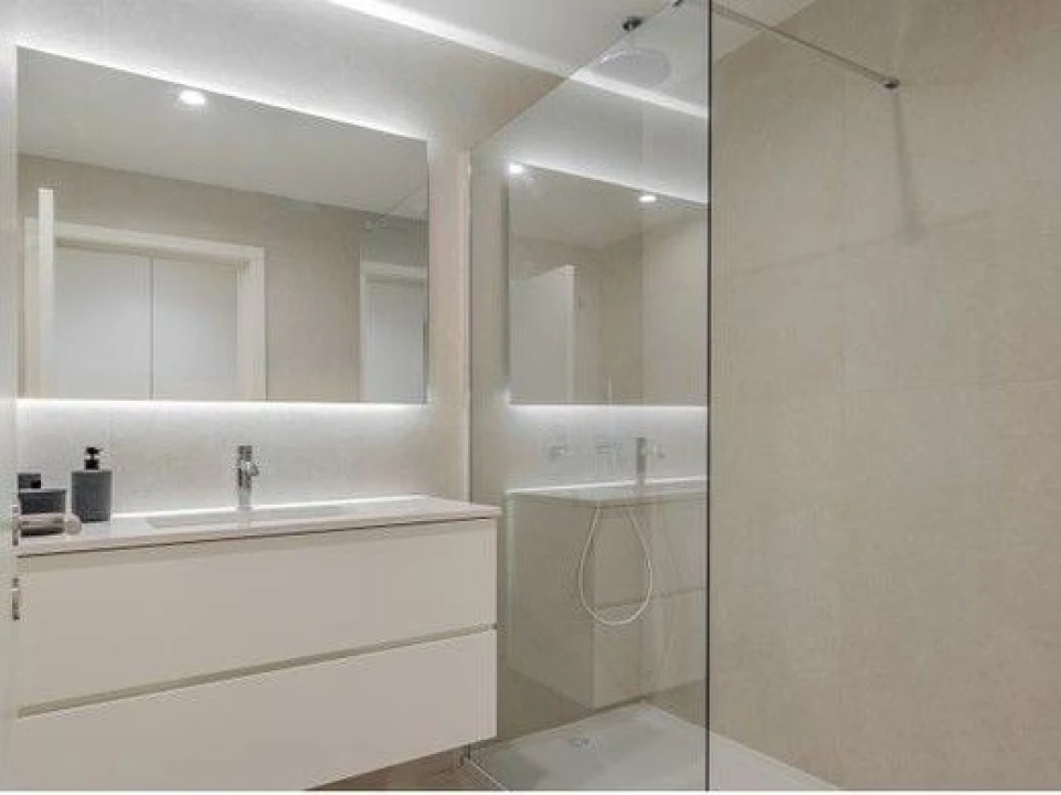 Apartamento T2 para Venda em Santa Marinha e São Pedro da Afurada Foto 8