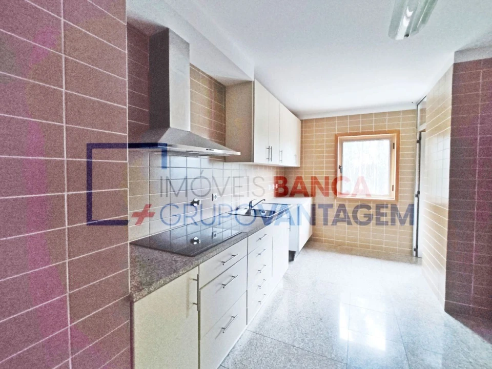 Apartamento T3 para Venda em Moreira Foto 5