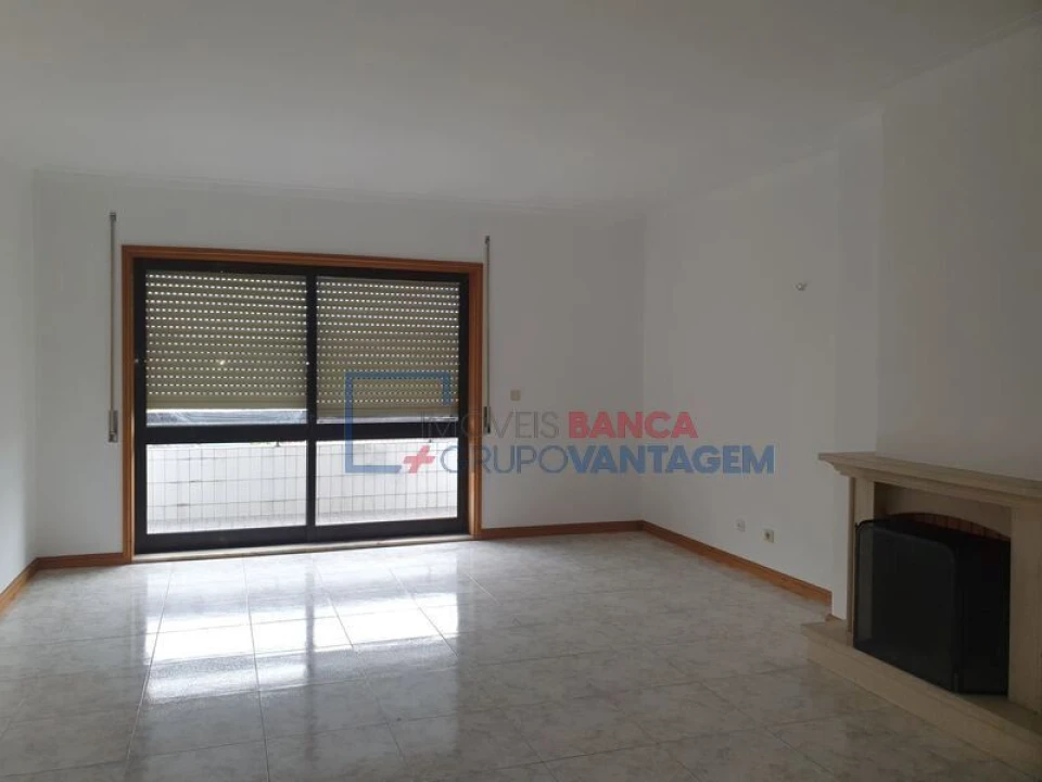 Apartamento T3 para Venda em Canelas Foto 2