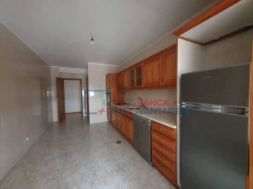 Apartamento T3 para Venda em Canelas