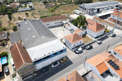 Negócio para Venda em Parceiros e Azoia