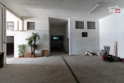 Negócio para Venda em Parceiros e Azoia