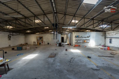 Negócio para Venda em Parceiros e Azoia