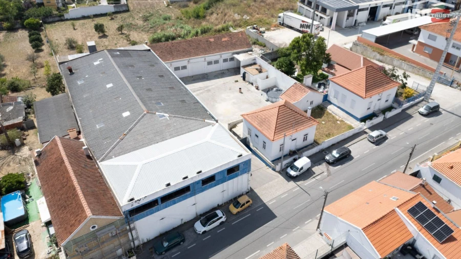 Negócio para Venda em Parceiros e Azoia