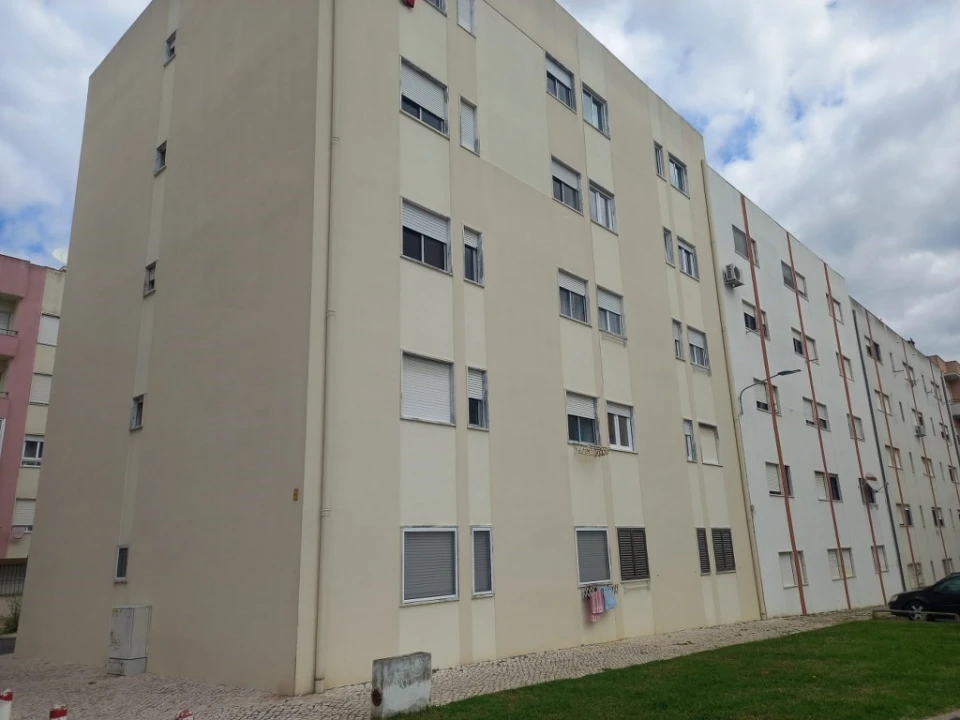 Apartamento T2 para Venda em Carregado e Cadafais Foto 27
