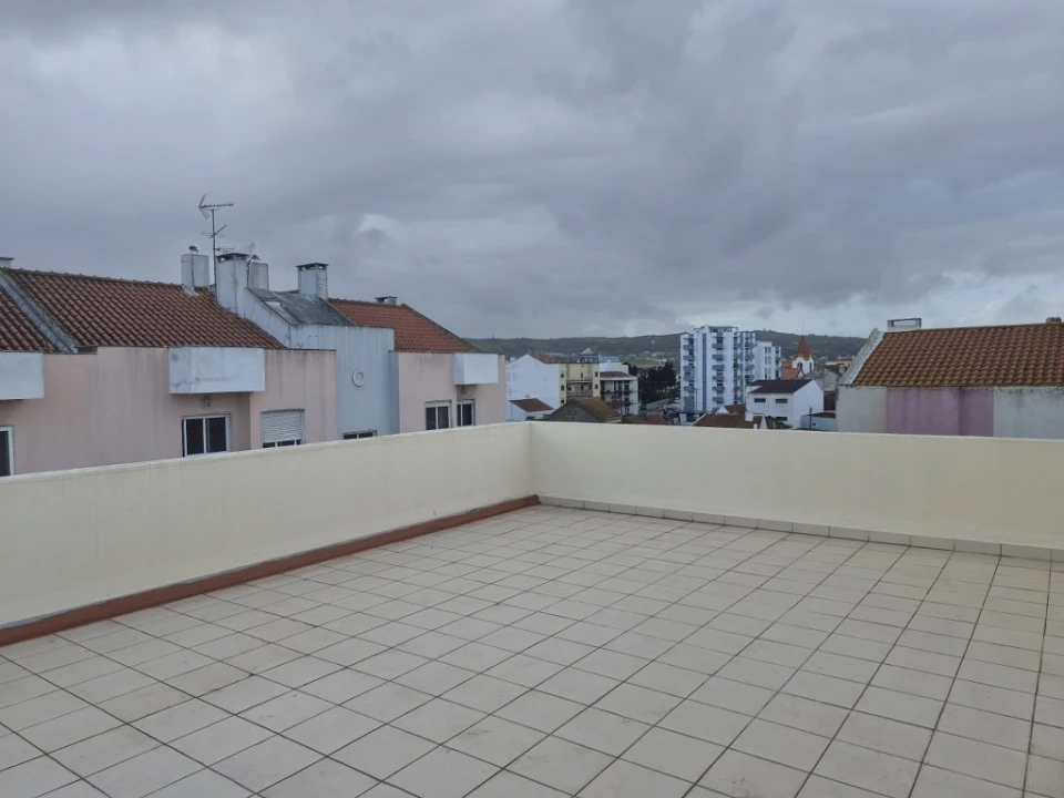 Apartamento T2 para Venda em Carregado e Cadafais Foto 43