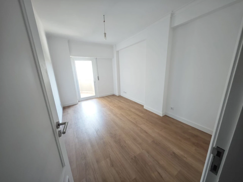 Apartamento T3 para Venda em São Domingos de Benfica Foto 11