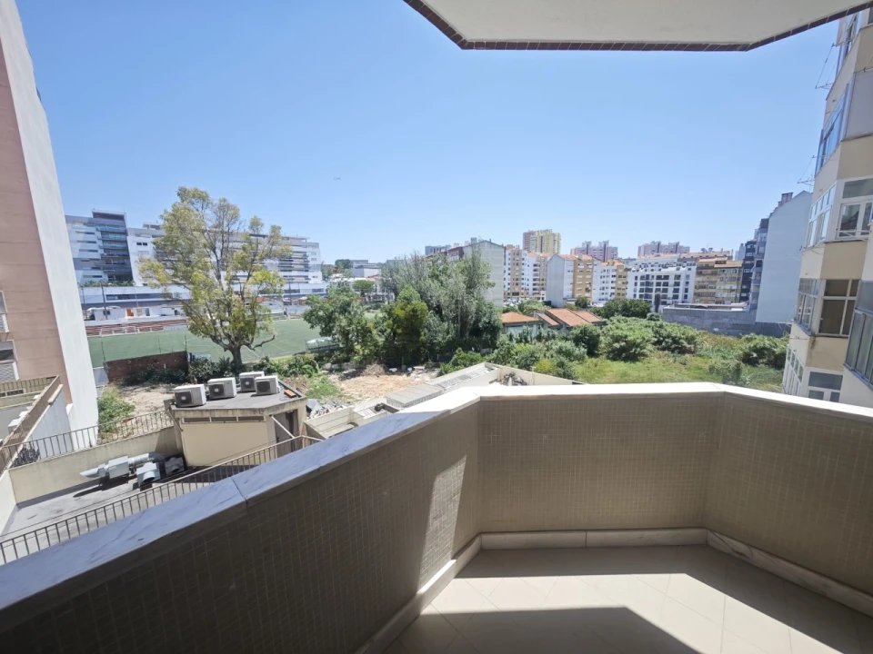 Apartamento T3 para Venda em São Domingos de Benfica Foto 12