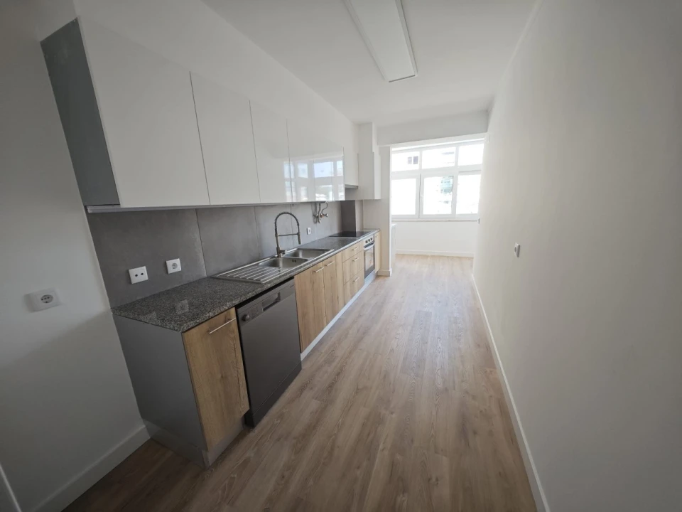 Apartamento T3 para Venda em São Domingos de Benfica Foto 23