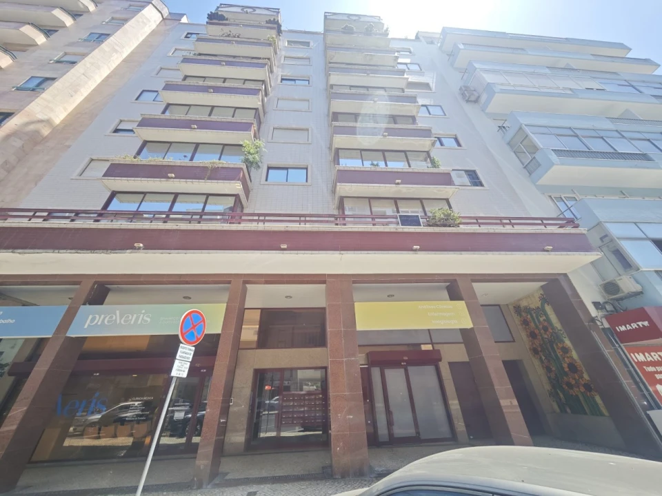 Apartamento T3 para Venda em São Domingos de Benfica Foto 33