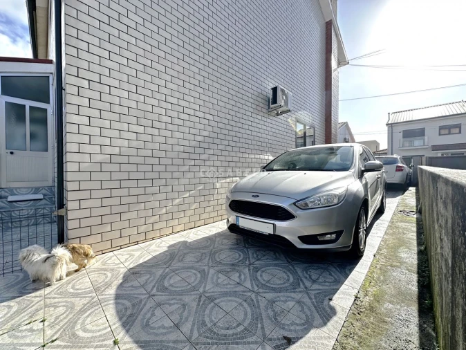Moradia T3 para Venda em Cidade da Maia Foto 43