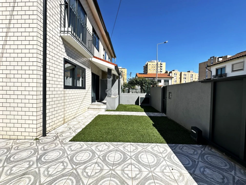 Moradia T3 para Venda em Cidade da Maia Foto 44