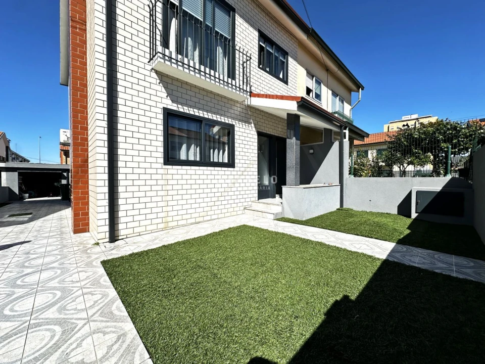 Moradia T3 para Venda em Cidade da Maia Foto 1
