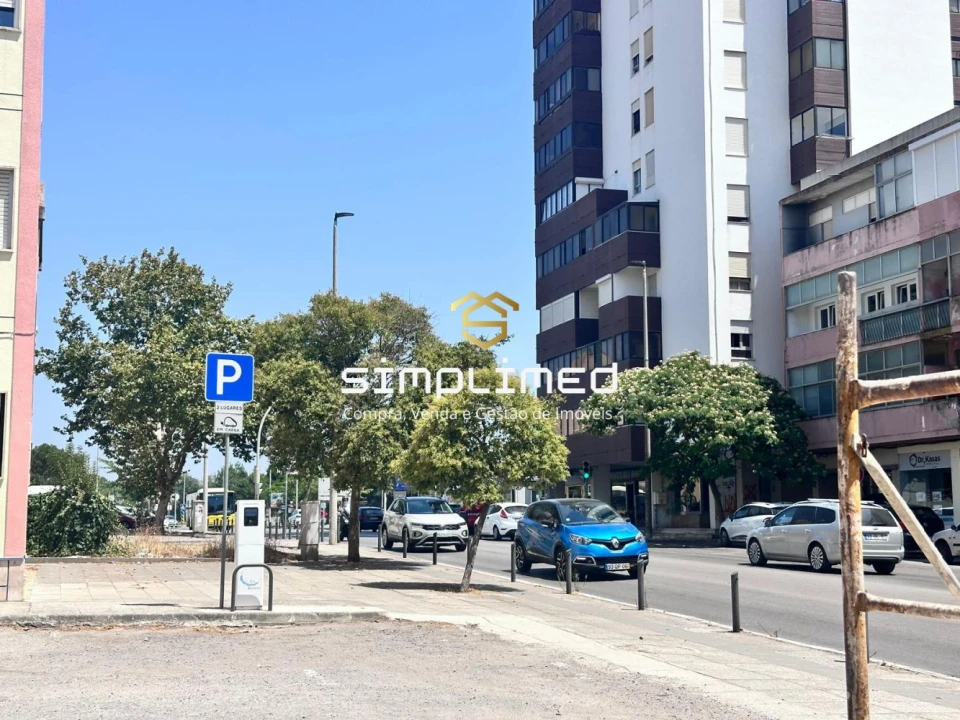 Apartamento T1 para Venda em Alto do Seixalinho, Santo André e Verderena Foto 1