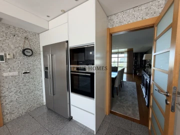 Moradia T5 para Venda em Lumiar