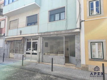 Loja para Arrendamento em Campolide