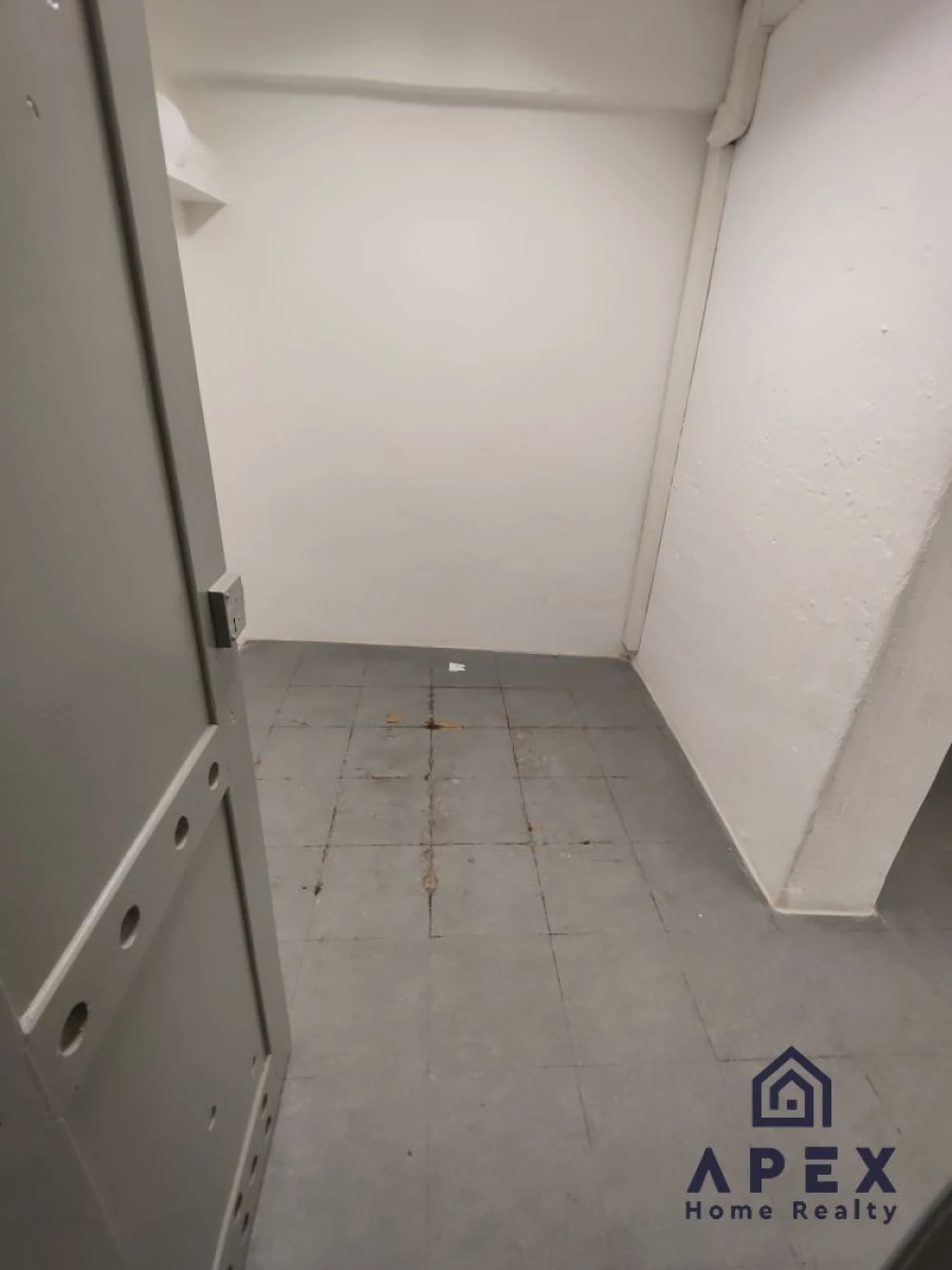 Loja para Arrendamento em Campolide Foto 6