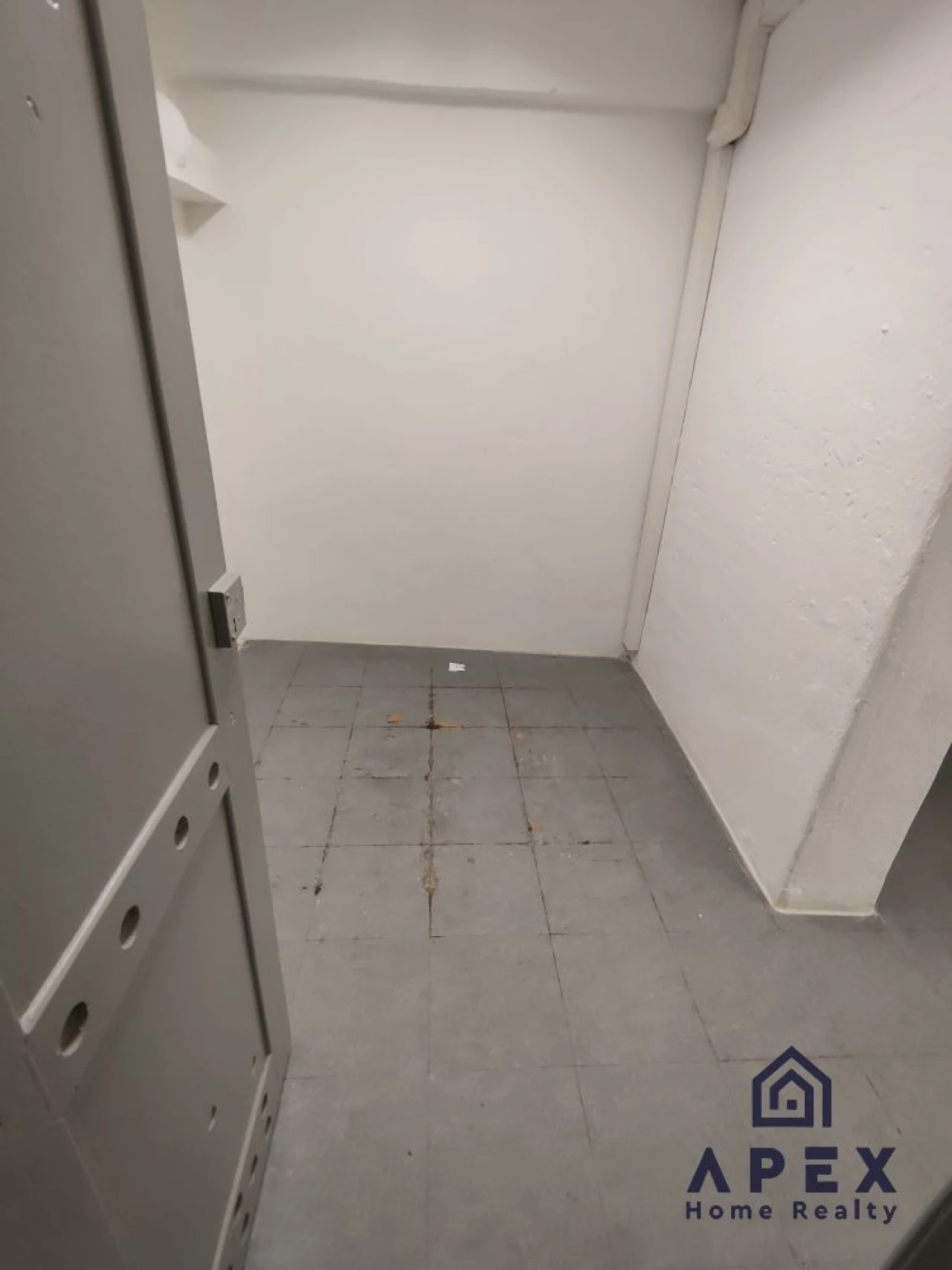 Loja para Arrendamento em Campolide Foto 6