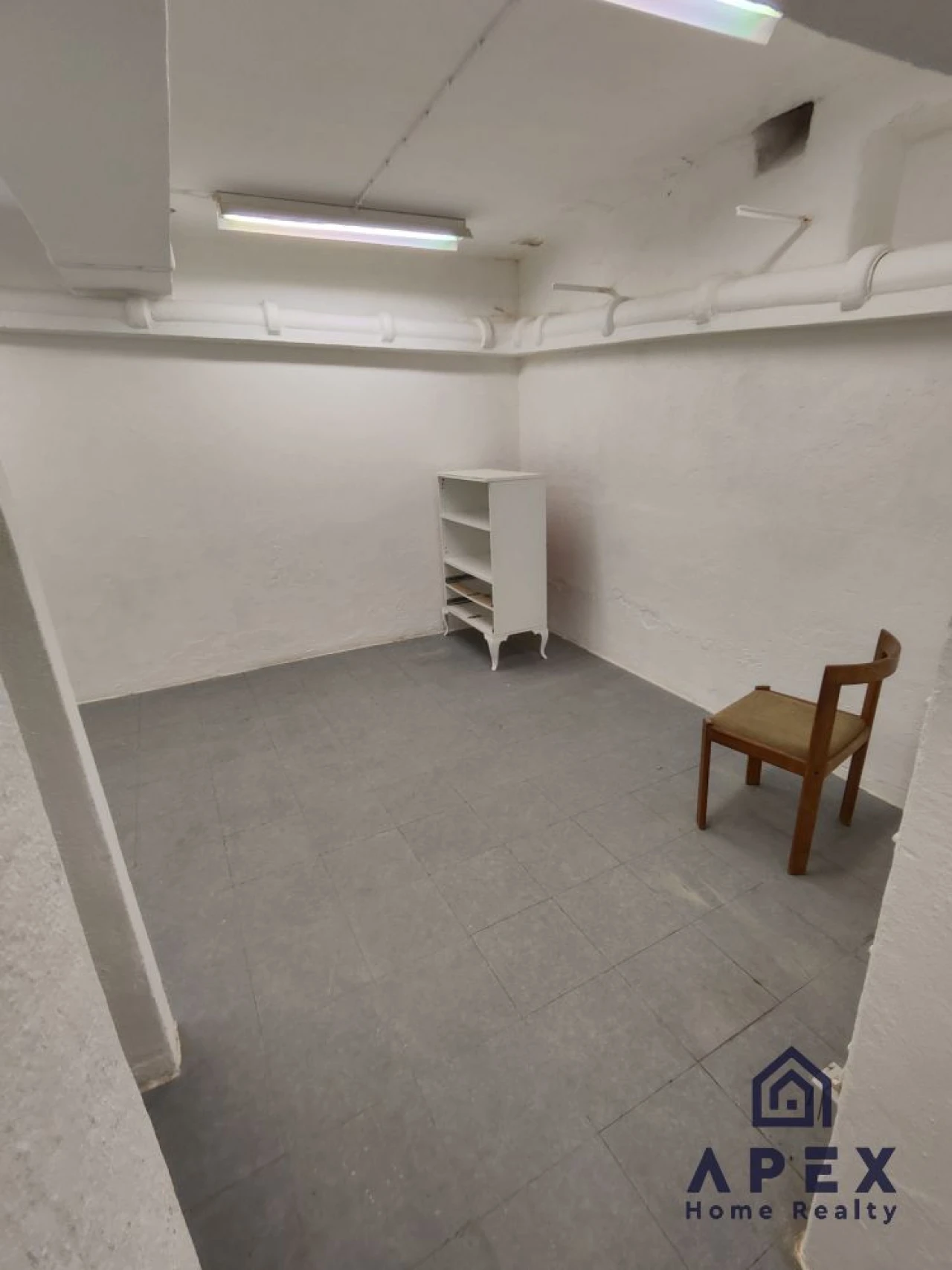 Loja para Arrendamento em Campolide Foto 7