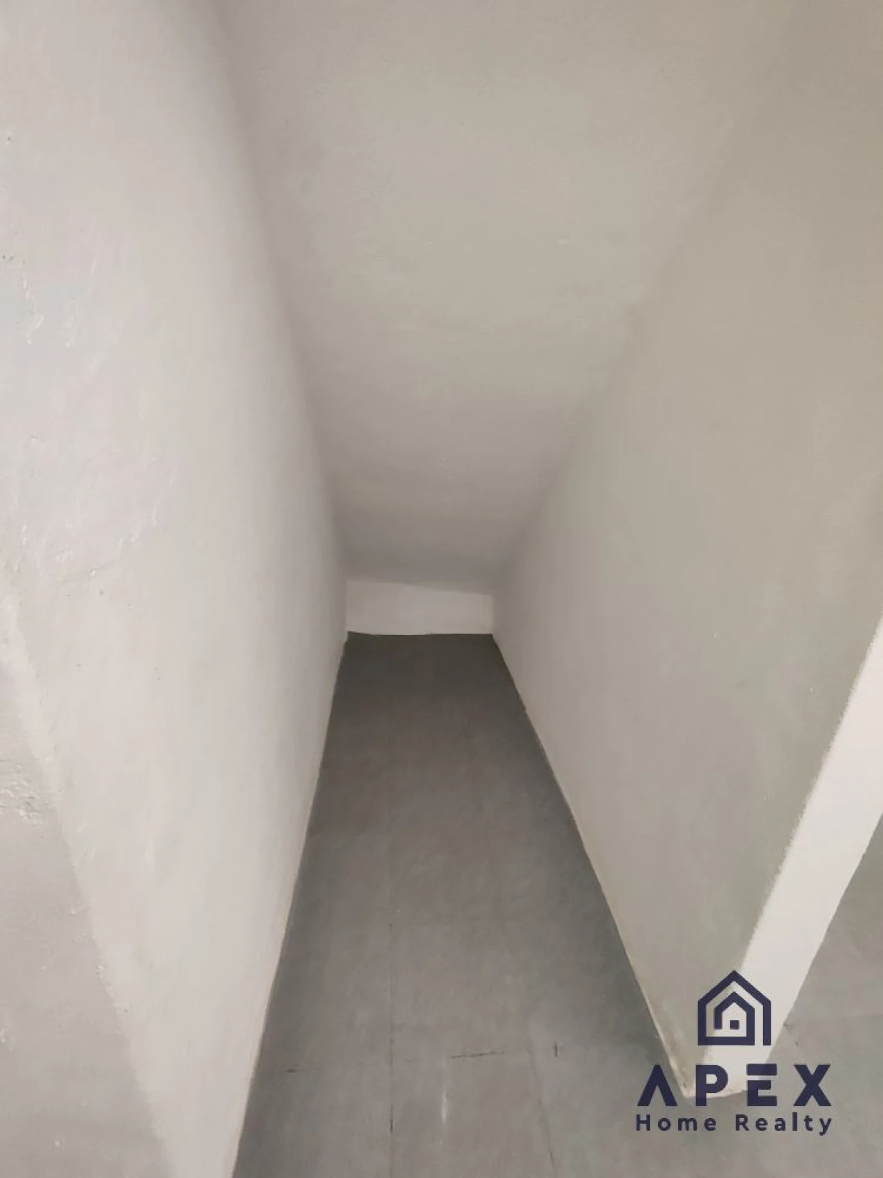 Loja para Arrendamento em Campolide Foto 4