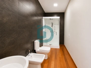 Apartamento T4 para Venda em Póvoa de Varzim, Beiriz e Argivai