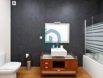 Apartamento T4 para Venda em Póvoa de Varzim, Beiriz e Argivai