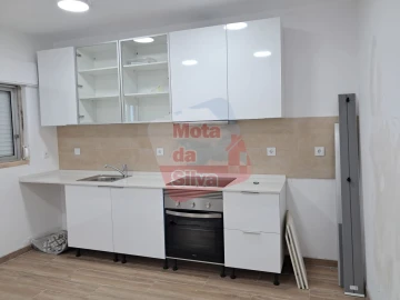 Apartamento T2 para Arrendamento em Quinta do Conde