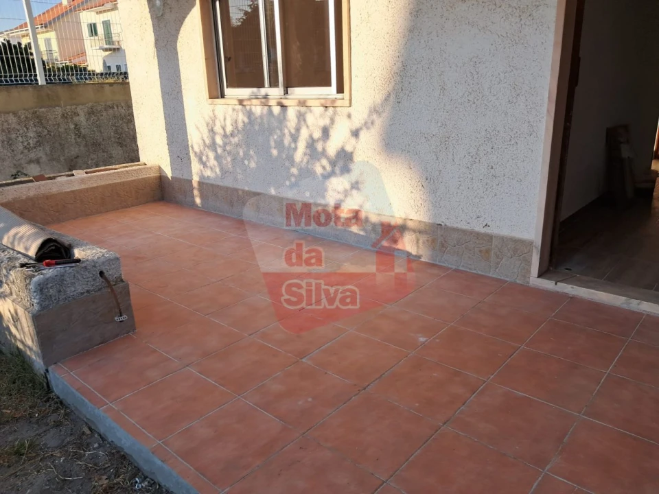Apartamento T2 para Arrendamento em Quinta do Conde Foto 12