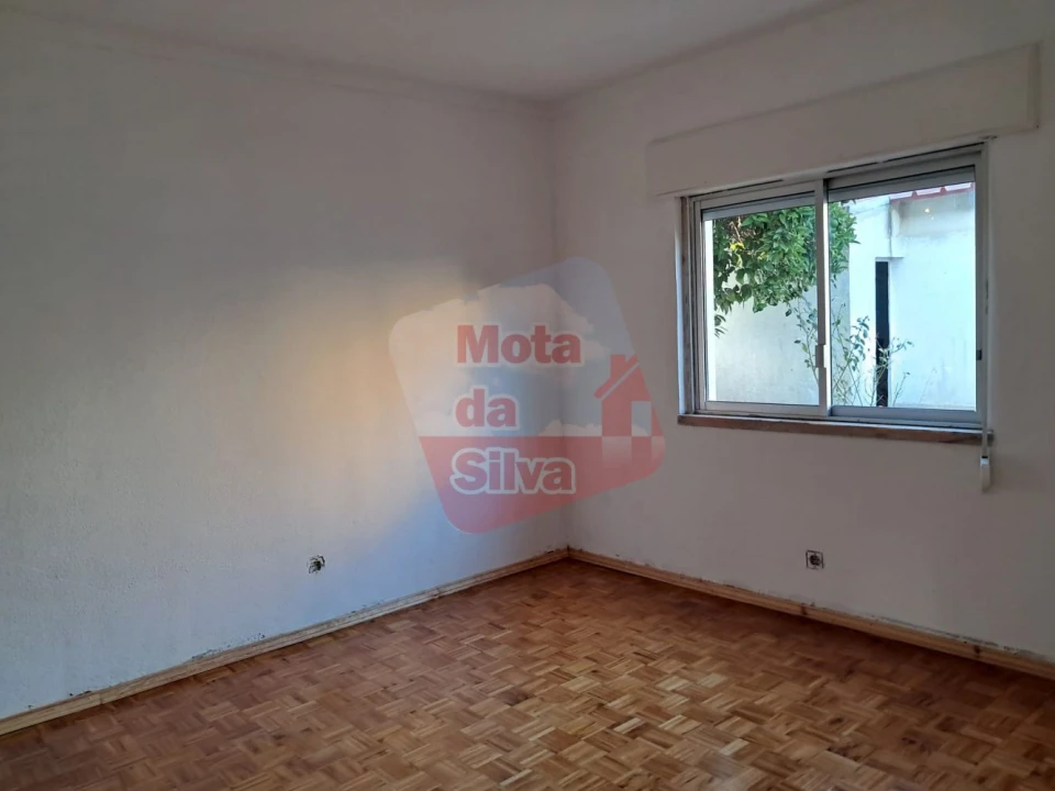 Apartamento T2 para Arrendamento em Quinta do Conde Foto 6